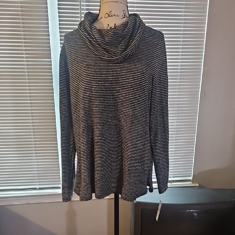 Striped Black and White Women's Sweater